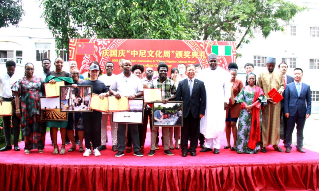 驻尼日利亚大使崔建春出席庆国庆“中尼文化周”颁奖典礼